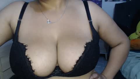 Mia and Gary  online show from 11.08.25