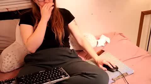 Snapshot of fuckmypussyplz1 chatting on 02.26.26 fuckmypussyplz1 online show from 02.26.26