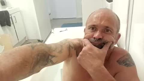 fukmelivenow online show from 10.15.25