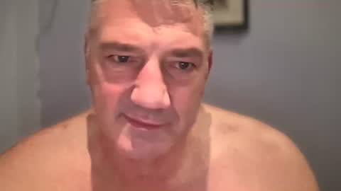 Snapshot of fullback_15 chatting on 11.01.25 fullback_15 online show from 11.01.25