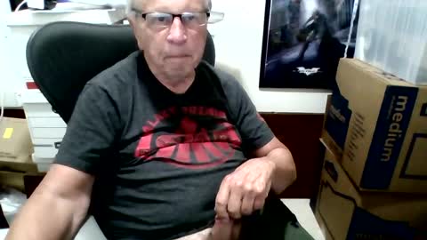Snapshot of funclemike chatting on 06.14.26 funclemike online show from 06.14.26