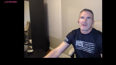 Snapshot of funfitmalelv2 chatting on 02.19.26 funfitmalelv2 online show from 02.19.26