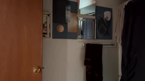 Linnys Palace online show from 11.04.25