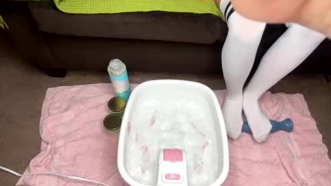 funwithprettyfeet online show from 01.20.25