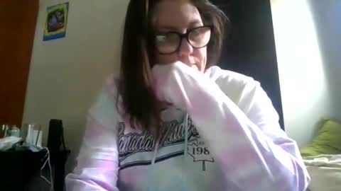 fuzzypeaches87 online show from 03.23.26