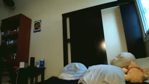 fuzzypeaches87 online show from 04.17.26