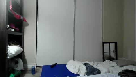 fuzzypeaches87 online show from 05.26.26