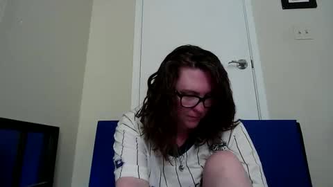 fuzzypeaches87 online show from 06.02.26