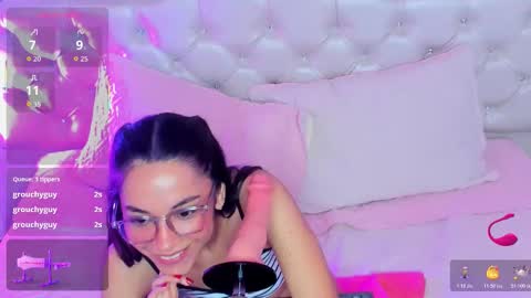 Snapshot of gabbieskinny chatting on 10.22.25 gabbieskinny online show from 10.22.25