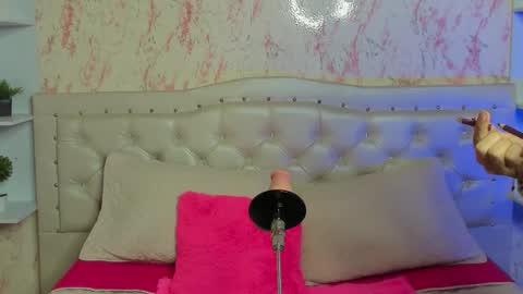 Snapshot of gabbieskinny chatting on 11.11.25 gabbieskinny online show from 11.11.25