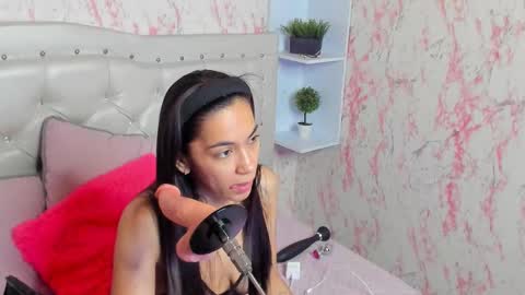 Snapshot of gabbieskinny chatting on 11.23.25 gabbieskinny online show from 11.23.25