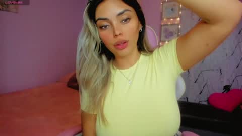Snapshot of gabby_prieto chatting on 06.19.26 Gaby online show from 06.19.26