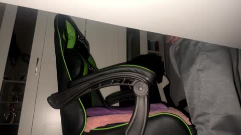 Gabeitches16 online show from 12.04.25