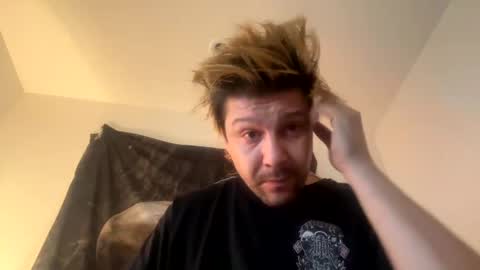 Snapshot of gabethier25 chatting on 12.16.24 yeeah online show from 12.16.24