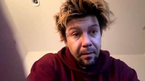 Snapshot of gabethier25 chatting on 01.06.25 yeeah online show from 01.06.25