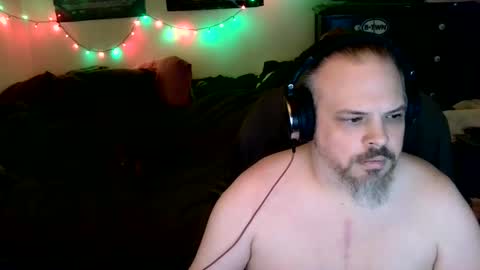 Snapshot of gabriel_dk chatting on 12.17.25 Gabriel online show from 12.17.25