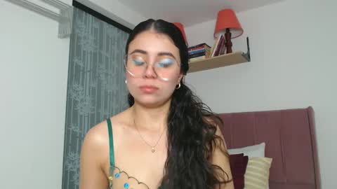 Snapshot of gabrielarossa chatting on 01.24.25 GabrielaRossa online show from 01.24.25
