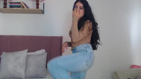 Snapshot of gabrielarossa chatting on 02.19.25 GabrielaRossa online show from 02.19.25