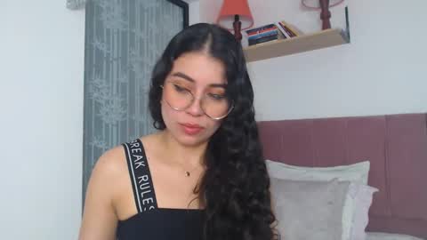 Snapshot of gabrielarossa chatting on 02.21.25 GabrielaRossa online show from 02.21.25