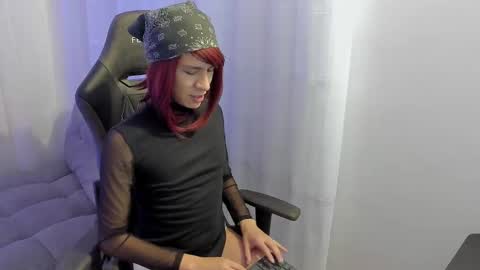 Snapshot of gabriele_love chatting on 09.17.25 gabriele_love online show from 09.17.25