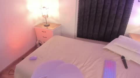 Snapshot of gabriella_ortiz chatting on 11.24.25 gabriella ortiz online show from 11.24.25