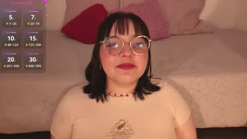 Snapshot of gaby99_ chatting on 10.21.25 Gabyy online show from 10.21.25