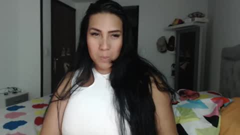 Snapshot of gaby_bluexx chatting on 02.17.25 Gaby Blue online show from 02.17.25