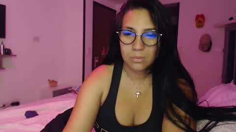 Snapshot of gaby_bluexx chatting on 03.09.25 Gaby Blue online show from 03.09.25
