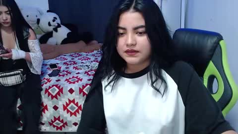 Snapshot of gaby_foz chatting on 12.12.24 Gabriela online show from 12.12.24