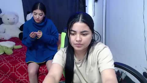 Snapshot of gaby_foz chatting on 12.14.24 Gabriela online show from 12.14.24