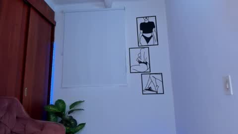    online show from 11.12.25