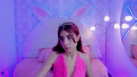 Snapshot of gaby_louse chatting on 10.09.25 Gaby online show from 10.09.25