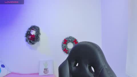 Snapshot of gaby_olsen chatting on 12.11.24 Gabriela online show from 12.11.24