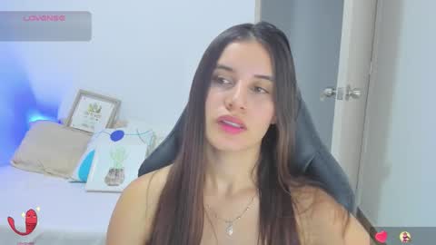 Snapshot of gaby_olsen chatting on 01.28.25 Gabriela online show from 01.28.25
