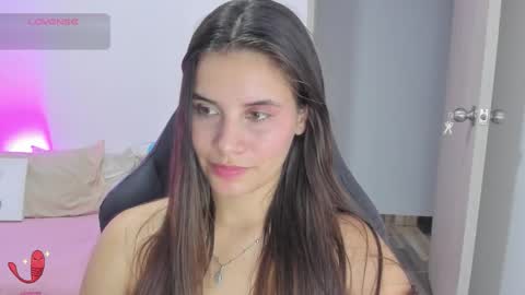 Snapshot of gaby_olsen chatting on 02.11.25 Gabriela online show from 02.11.25