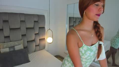 Snapshot of gaby_smit__ chatting on 11.18.25 GABRIELA online show from 11.18.25