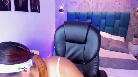 Snapshot of gabyjackson1 chatting on 11.19.25 Gaby Jackson1 online show from 11.19.25