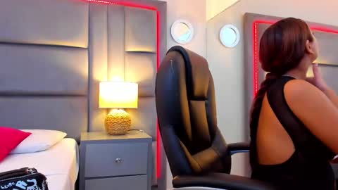 Snapshot of gabymoreau chatting on 01.18.26 gabymoreau online show from 01.18.26