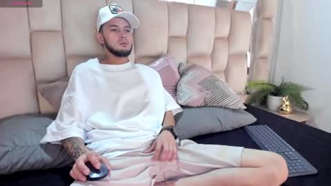 Snapshot of gael_coral chatting on 11.03.25 Gael Coral some hot latinos online show from 11.03.25