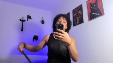 Snapshot of gaeloconner chatting on 12.12.24 Gael Conner online show from 12.12.24