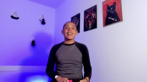 Snapshot of gaeloconner chatting on 12.14.24 Gael Conner online show from 12.14.24