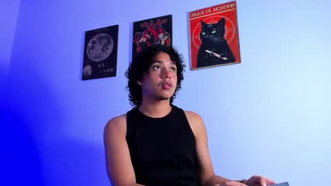 Snapshot of gaeloconner chatting on 12.15.24 Gael Conner online show from 12.15.24