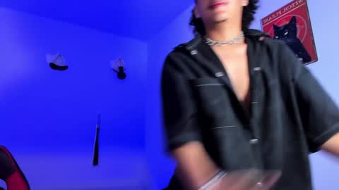 Snapshot of gaeloconner chatting on 12.21.24 Gael Conner online show from 12.21.24