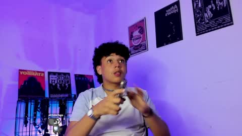 Snapshot of gaeloconner chatting on 02.01.25 Gael Conner online show from 02.01.25