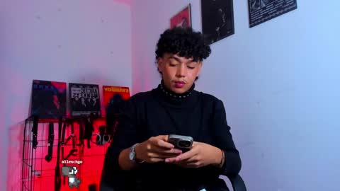 Snapshot of gaeloconner chatting on 02.09.25 Gael Conner online show from 02.09.25