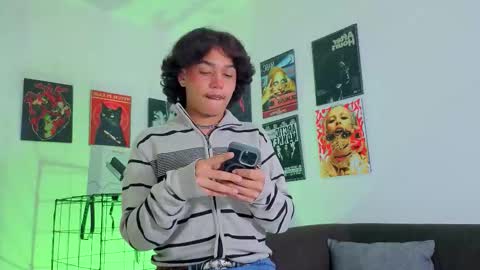 Snapshot of gaeloconner chatting on 10.25.25 Gael Conner online show from 10.25.25