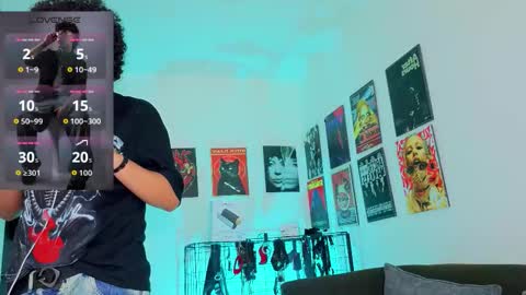 Snapshot of gaeloconner chatting on 11.11.25 Gael Conner online show from 11.11.25