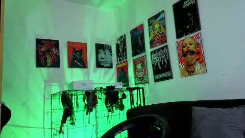 Snapshot of gaeloconner chatting on 11.15.25 Gael Conner online show from 11.15.25