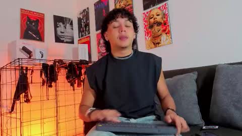 Snapshot of gaeloconner chatting on 12.05.25 Gael Conner online show from 12.05.25