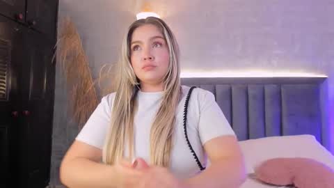 Snapshot of gaiabaker chatting on 03.09.26 Gaia Baker online show from 03.09.26